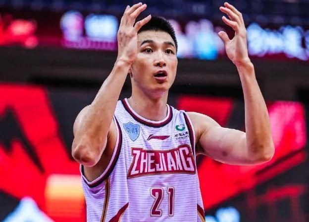 拉齐奥中场贝西诺在Instagram上发文，澄清了自己被拉齐奥排除出比赛大名单的情况。